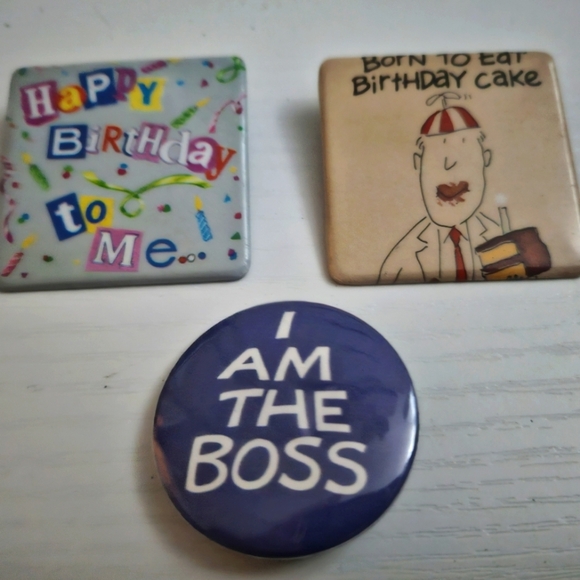 π£Vintage 80s 90s American Greetings Birthday ππ Button Pins w/ I Am The Boss - Picture 2 of 7